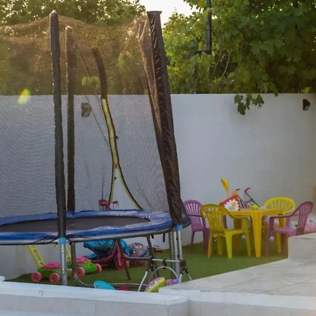 Ferienhaus Mit Privatpool Fur 8 Personen Ca 139 Qm In Lozovac, Dalmatien Norddalmatien Lozovac