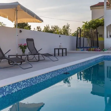 Holiday home Ferienhaus Mit Privatpool Fur 8 Personen Ca 139 Qm In Lozovac, Dalmatien Norddalmatien Lozovac