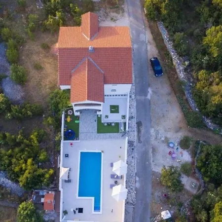 Holiday home Ferienhaus Mit Privatpool Fur 8 Personen Ca 139 Qm In Lozovac, Dalmatien Norddalmatien