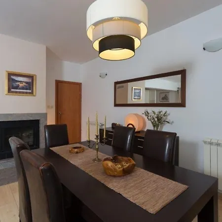 Ferienhaus Mit Privatpool Fur 8 Personen Ca 139 Qm In Lozovac, Dalmatien Norddalmatien