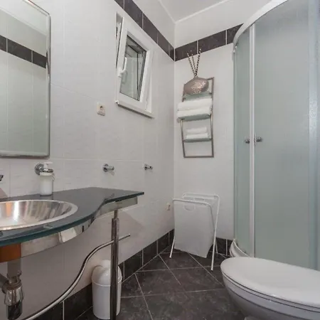 Holiday home Ferienhaus Mit Privatpool Fur 8 Personen Ca 139 Qm In Lozovac, Dalmatien Norddalmatien