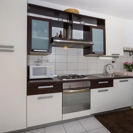 Ferienhaus Mit Privatpool Fur 8 Personen Ca 139 Qm In Lozovac, Dalmatien Norddalmatien Holiday home